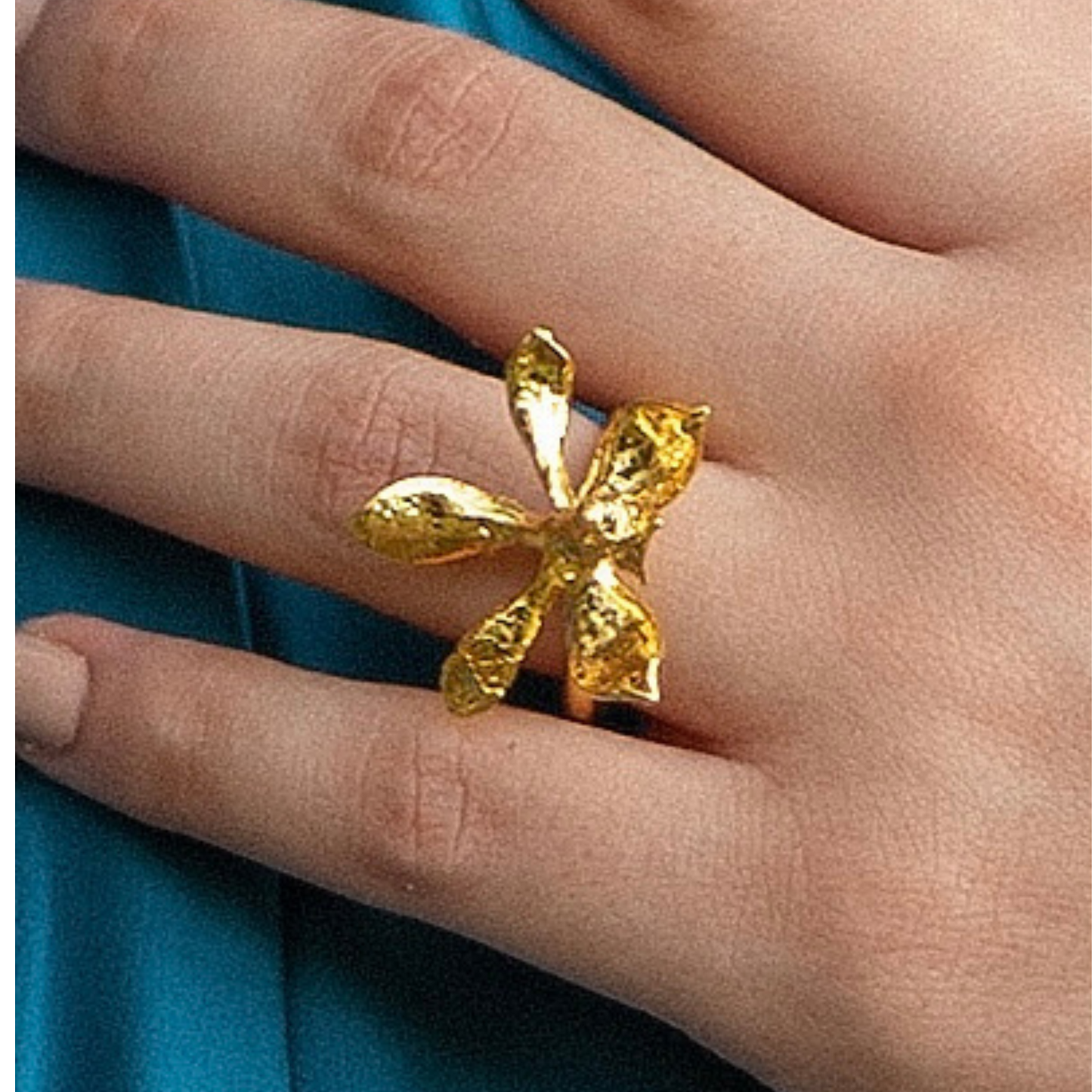 Anillo florir dorado